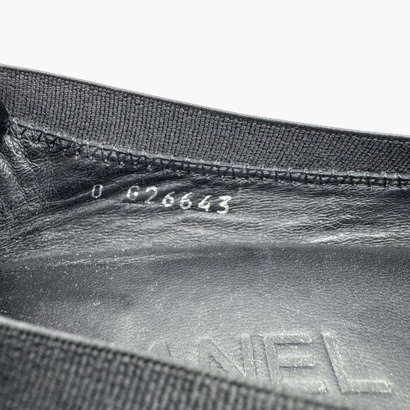 Chanel Elastic Cap Toe Pump Size 40 US 9-9.5 Black Leather CC Stretch Block Heel - Picture 14 of 15